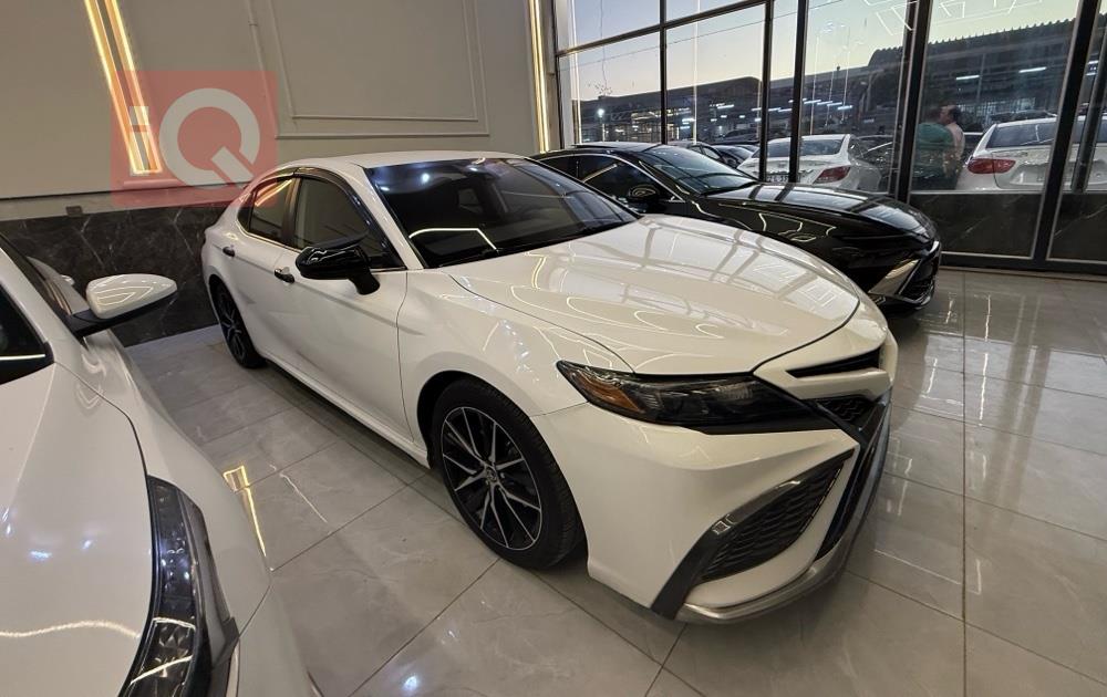 تۆیۆتا کامری